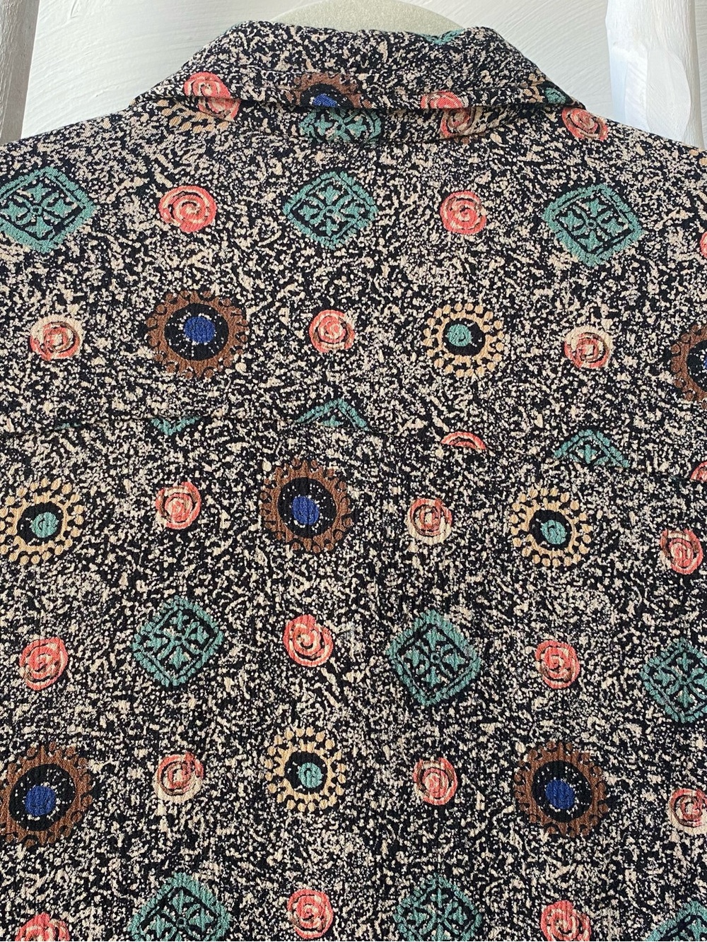 Xers Vintage-Inspired Button-Up Shirt in Brown & Coral - Picture 5 of 8